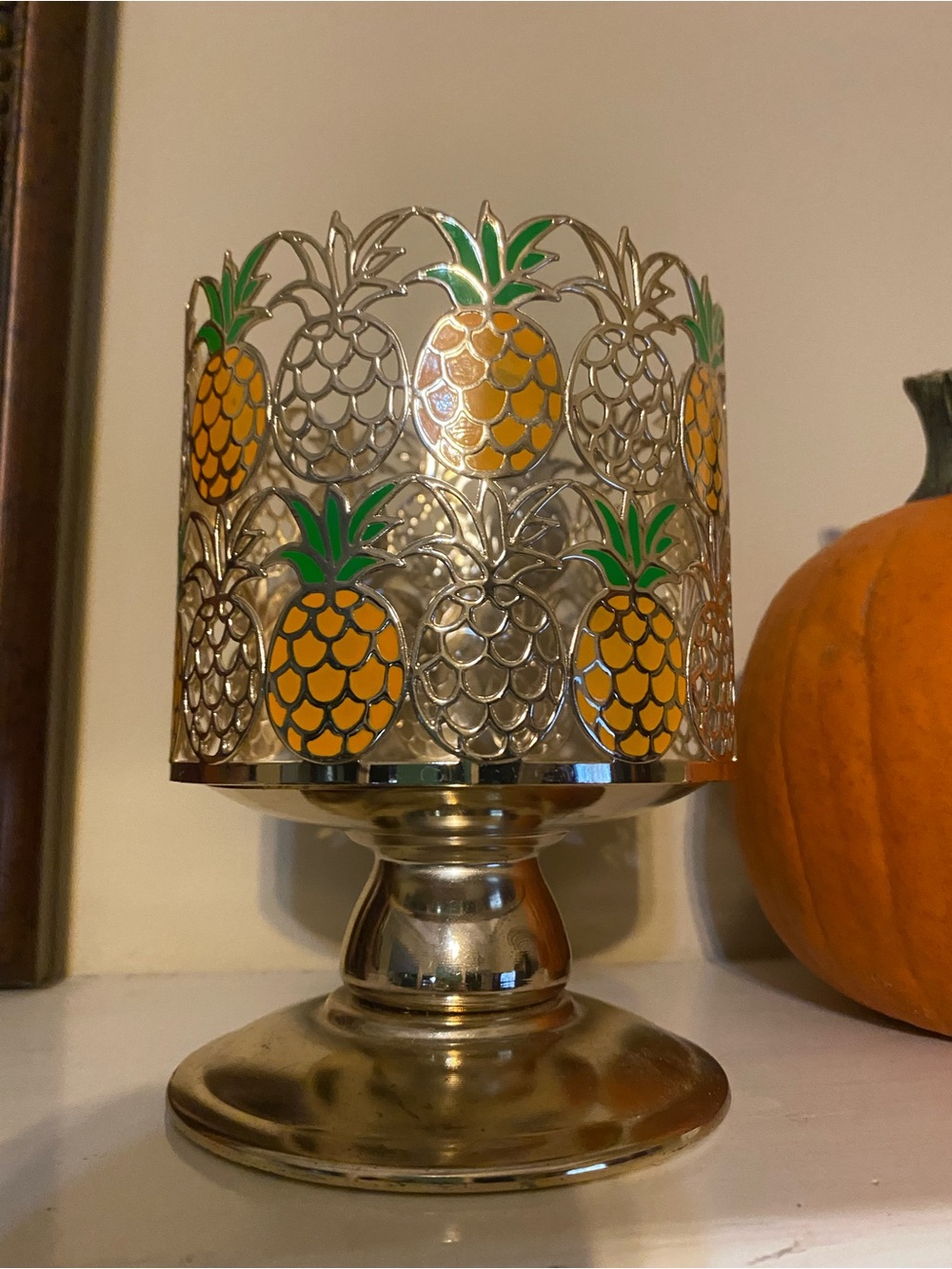 Bath and Body Works pineapple Candle holder
